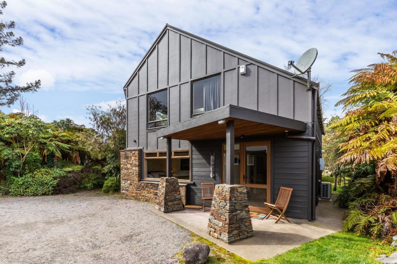 Turangi Trout Lodge Extérieur photo