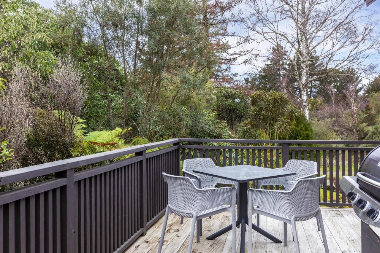Turangi Trout Lodge Extérieur photo