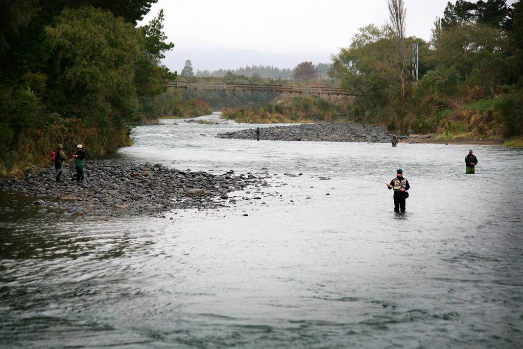 Turangi Trout Lodge Extérieur photo