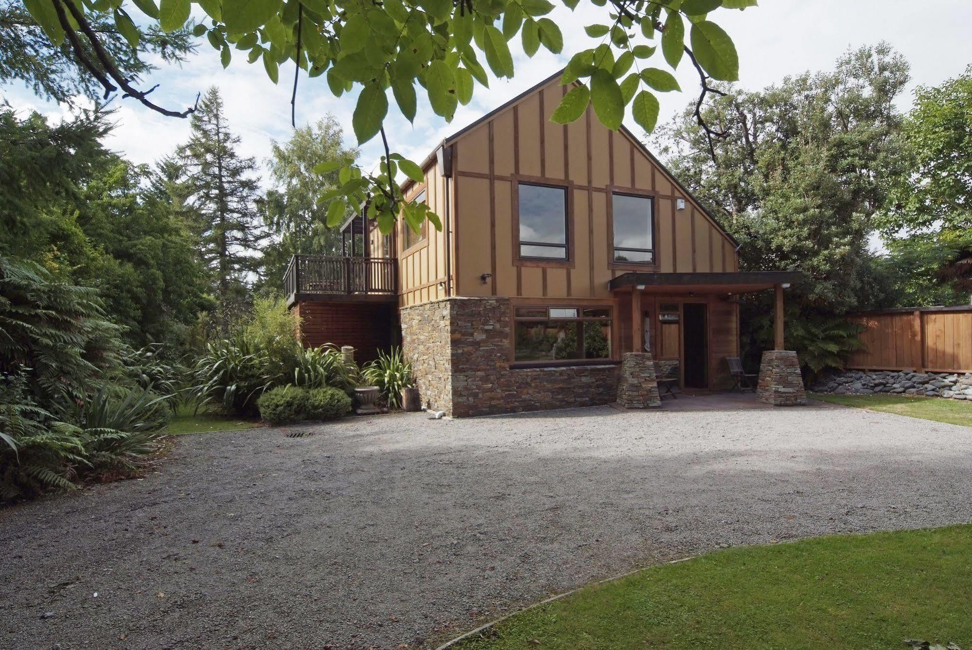 Turangi Trout Lodge Extérieur photo